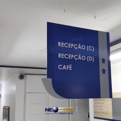 Placa de teto para identificação