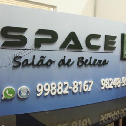 FOTO 16 - Painel Chapa Galvanizada e Letras em PVC